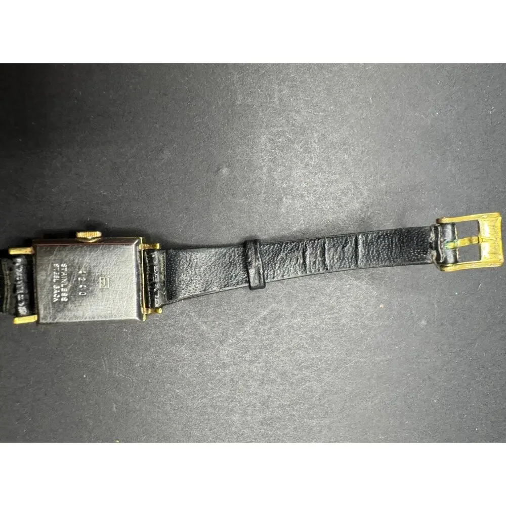 Vintage Heno Gold Tone 17 Jewels Swiss Made Wristwatch Black Leather Band